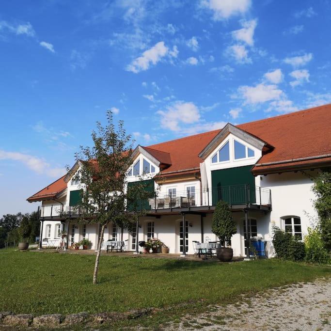 Gutshof Ferienwohnung In Seenaehe ดีสเซิน อัม อัมเมอร์เซ ภายนอก รูปภาพ