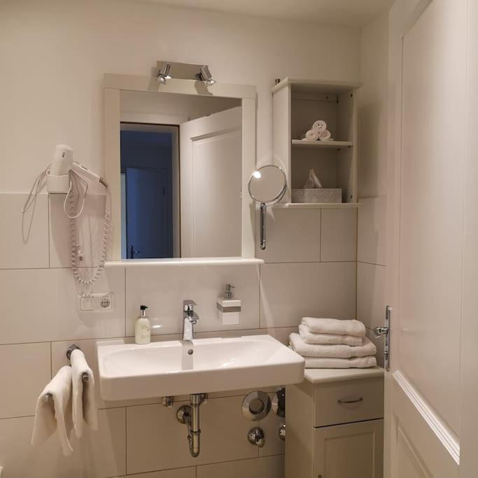 Gutshof Ferienwohnung In Seenaehe ดีสเซิน อัม อัมเมอร์เซ ภายนอก รูปภาพ